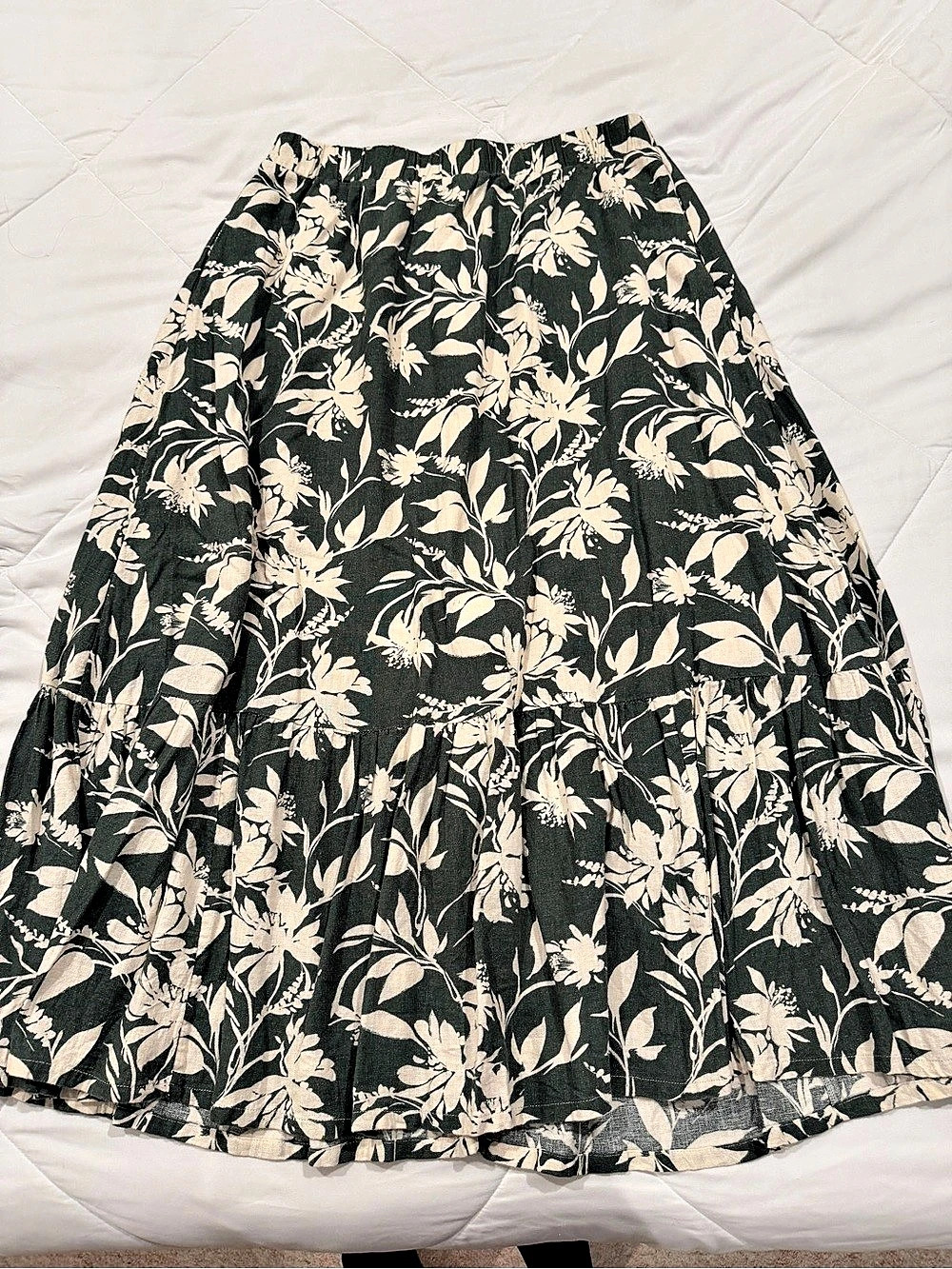 Abercrombie & Fitch Floral A-Line Skirt in Dark Greem & Cream